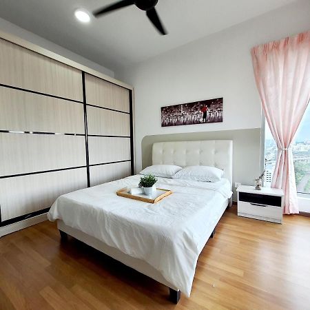 Appartement Residensi Flora à Seri Kembangan Extérieur photo