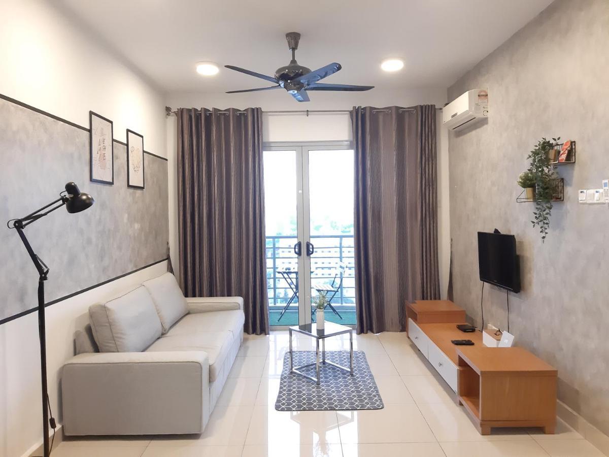 Appartement Residensi Flora à Seri Kembangan Extérieur photo