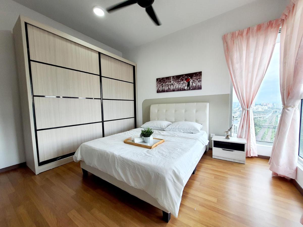 Appartement Residensi Flora à Seri Kembangan Extérieur photo