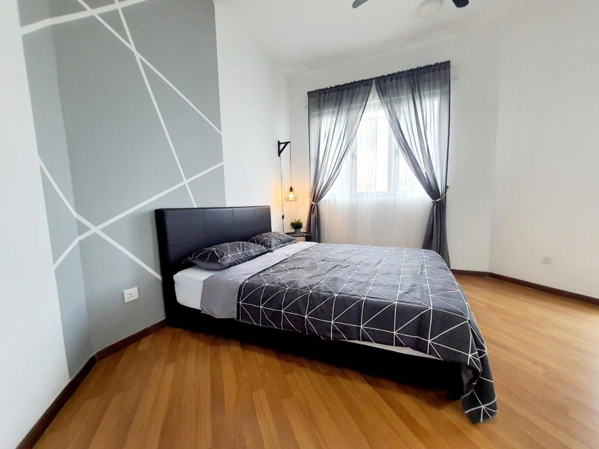 Appartement Residensi Flora à Seri Kembangan Extérieur photo