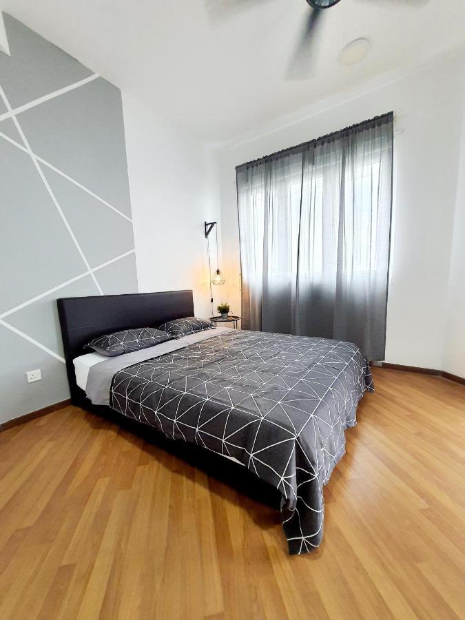 Appartement Residensi Flora à Seri Kembangan Extérieur photo