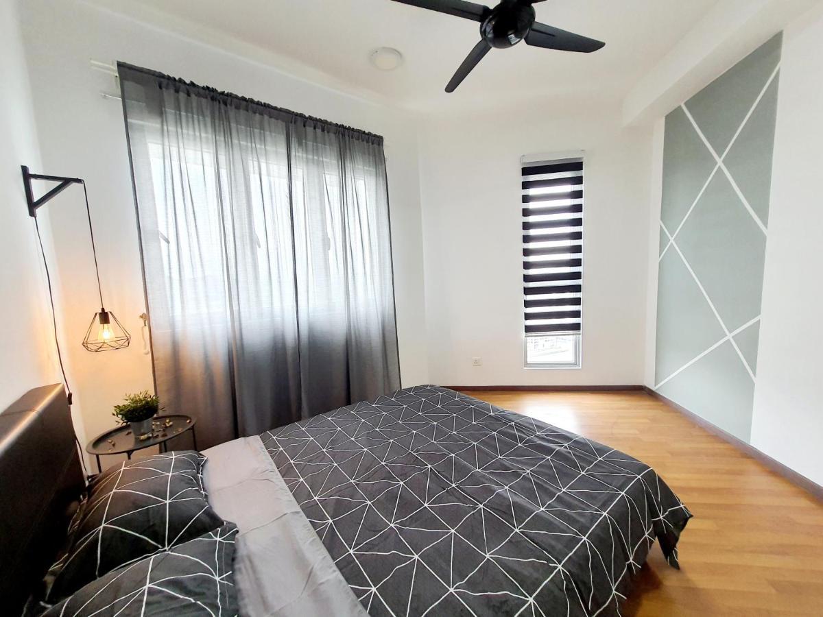 Appartement Residensi Flora à Seri Kembangan Extérieur photo