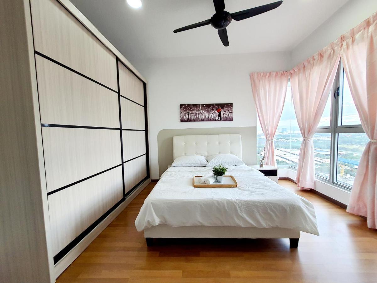 Appartement Residensi Flora à Seri Kembangan Extérieur photo